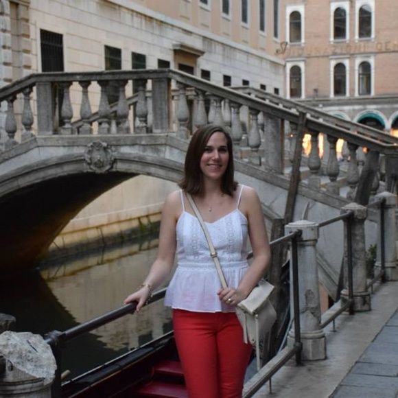 Meet your Posher, Stephanie - Picture 7 of 8